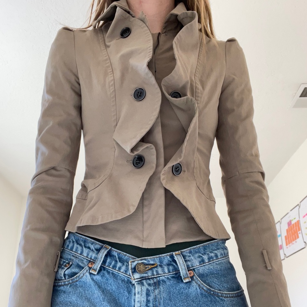 Bebe ruffle detailed jacket beige